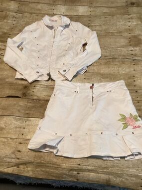 Jennifer Lopez White Girls Two-Piece Jacket & Skirt Set with Pink Floral